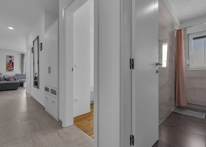 Mery Apartamento Makarska